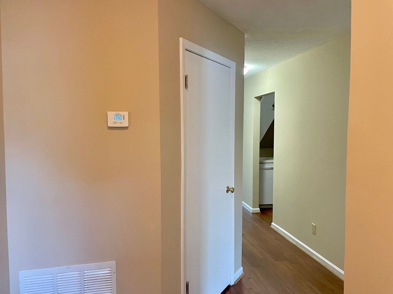 1015 Stonegate Dr - Photo 6 of 14