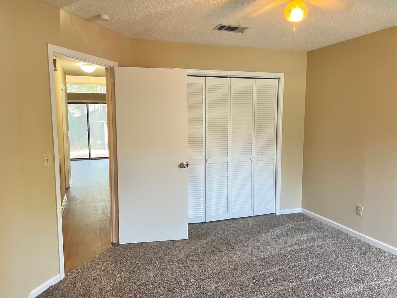 1015 Stonegate Dr - Photo 7 of 14