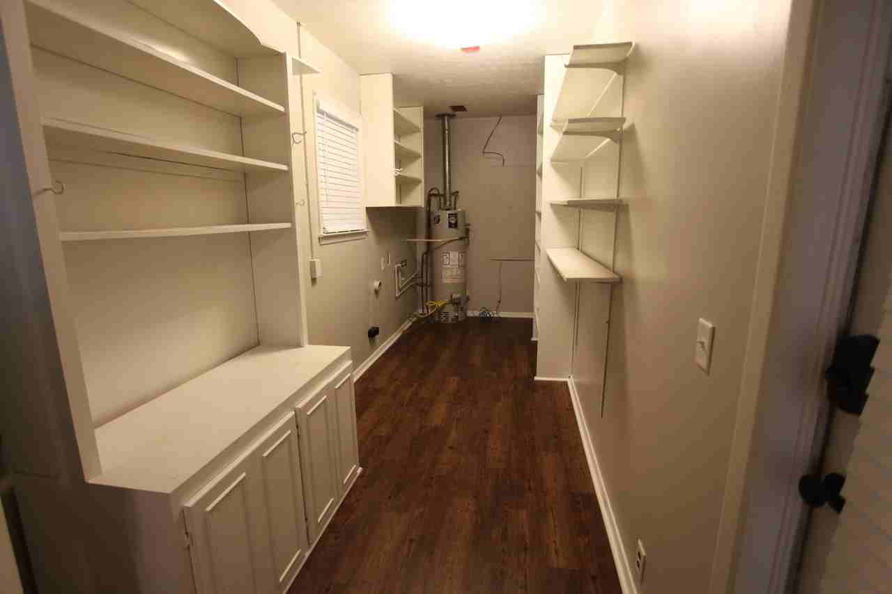 827 Cary Dr - Photo 2 of 15