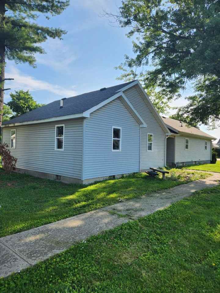 1151 Johnson Ave - Photo 2 of 16