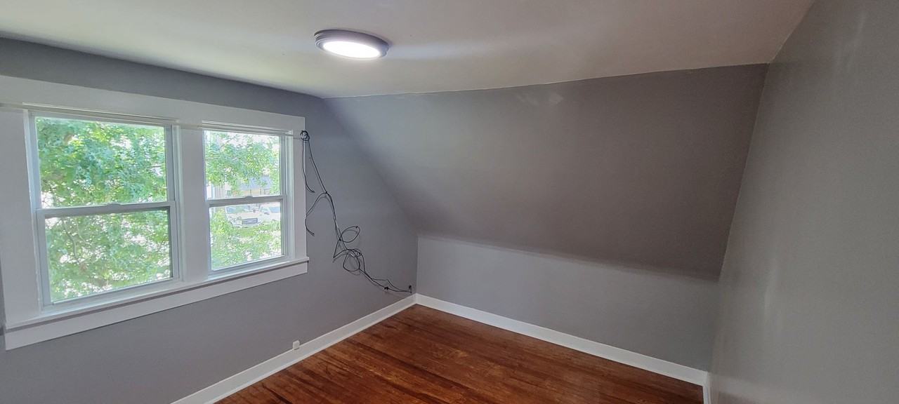 109 S 9th St - Photo 4 of 16