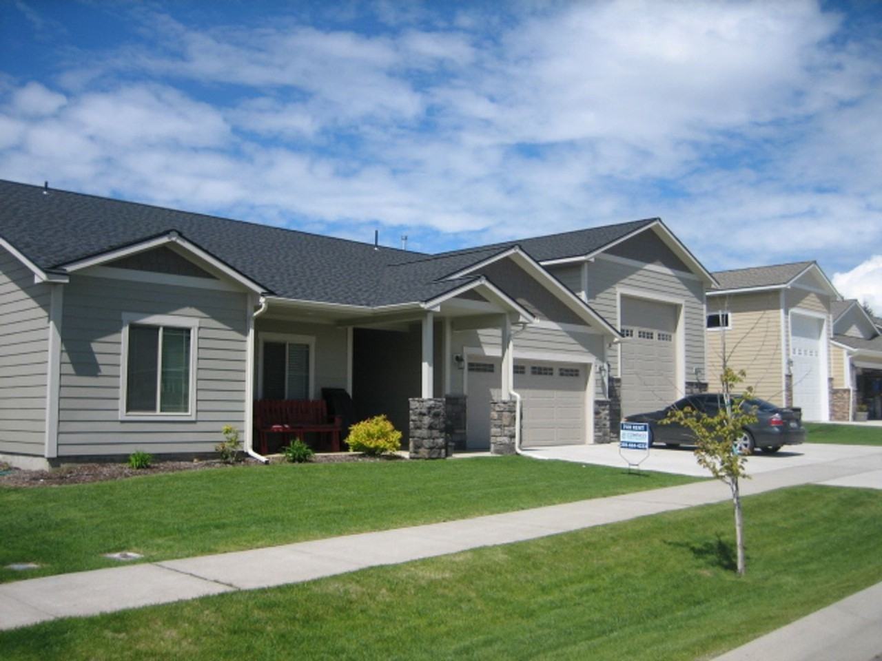 3243 N Sherwood Dr - Photo 2 of 40