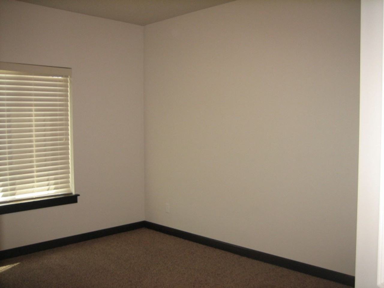 3243 N Sherwood Dr - Photo 5 of 40