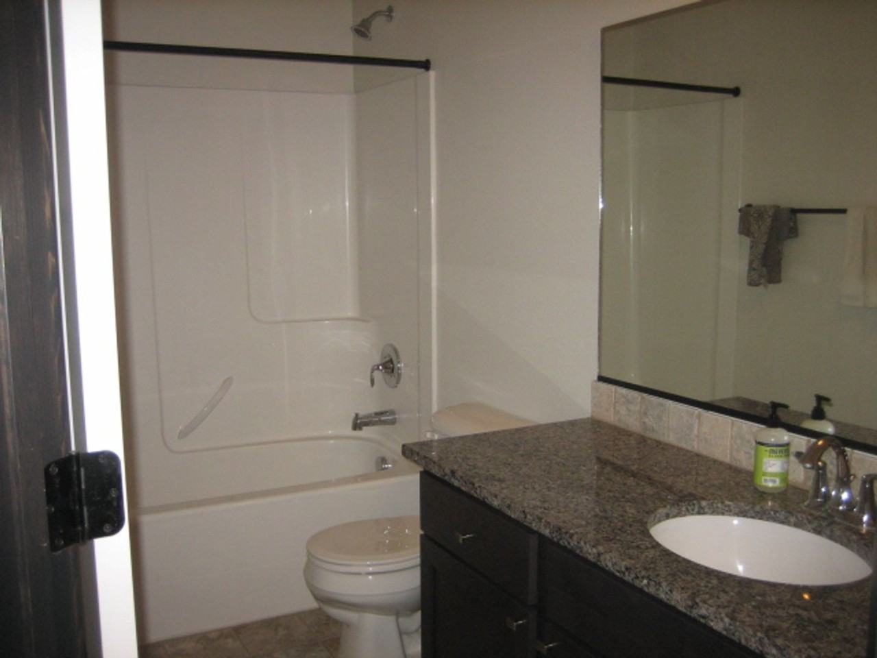 3243 N Sherwood Dr - Photo 6 of 40