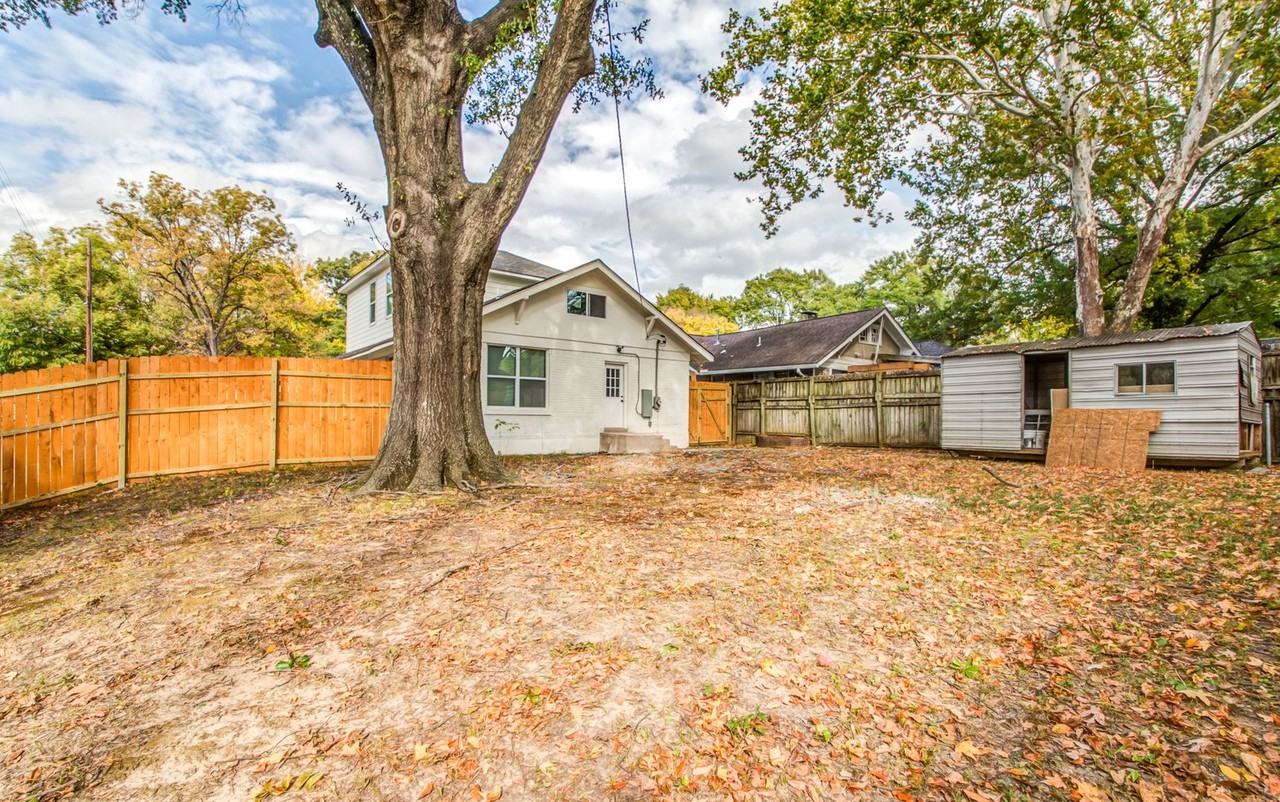 1825 Young Ave - Photo 2 of 50