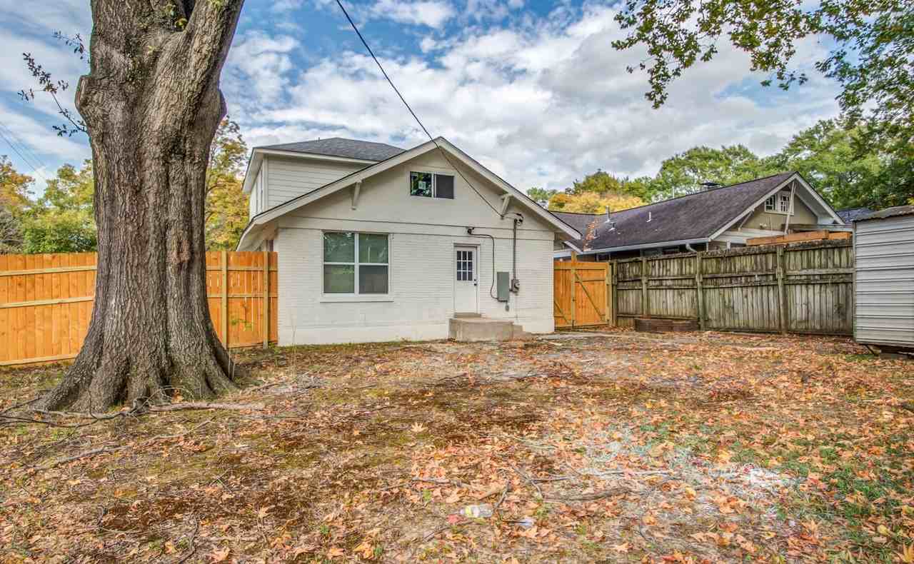 1825 Young Ave - Photo 3 of 50