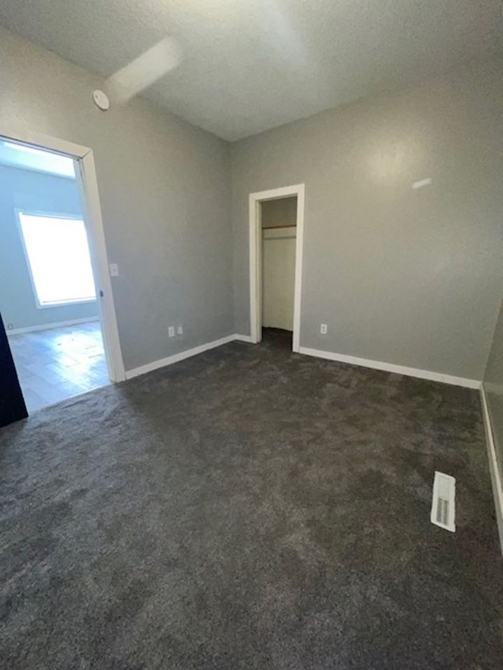 217 S Lyndale Ave - Photo 3 of 8