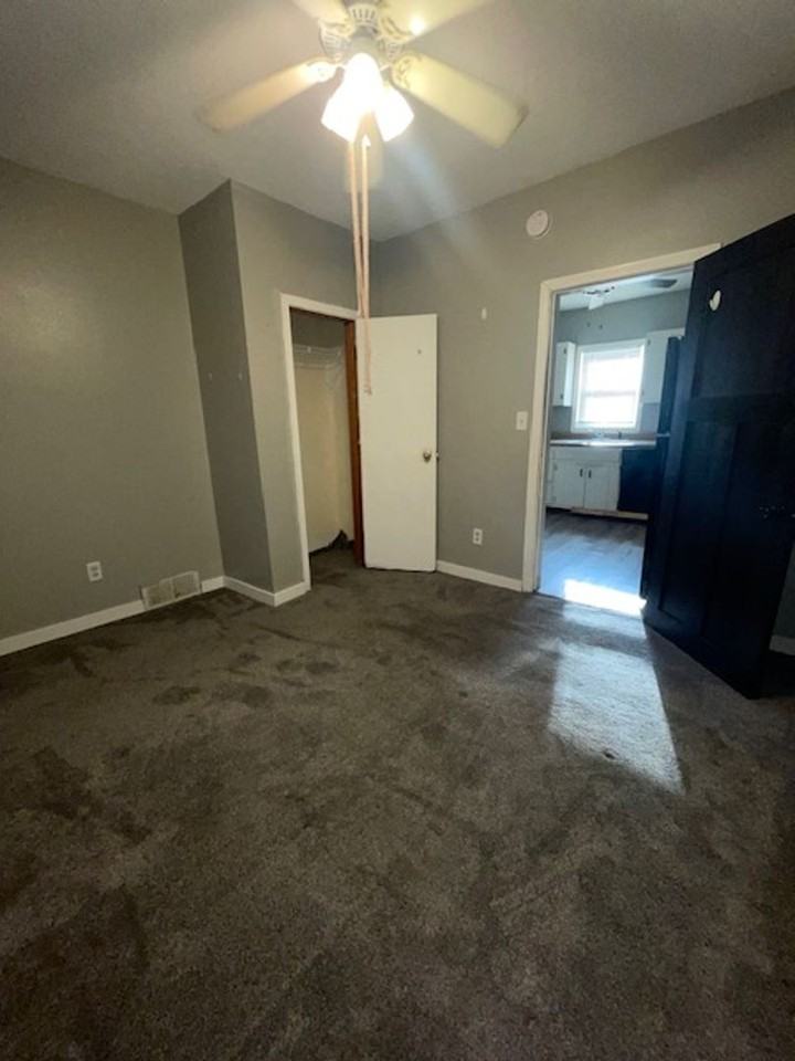 217 S Lyndale Ave - Photo 5 of 8