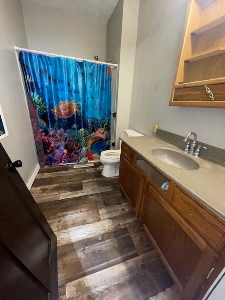 217 S Lyndale Ave - Photo 7 of 8