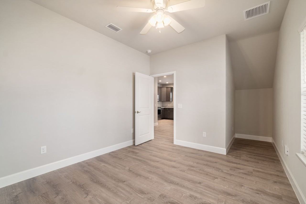 622 Nw 3rd Ave - Photo 7 of 44