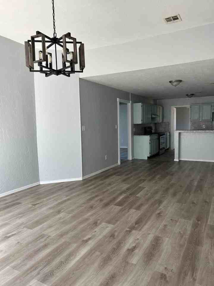 4027 Sw Sunflower Ln - Photo 2 of 10