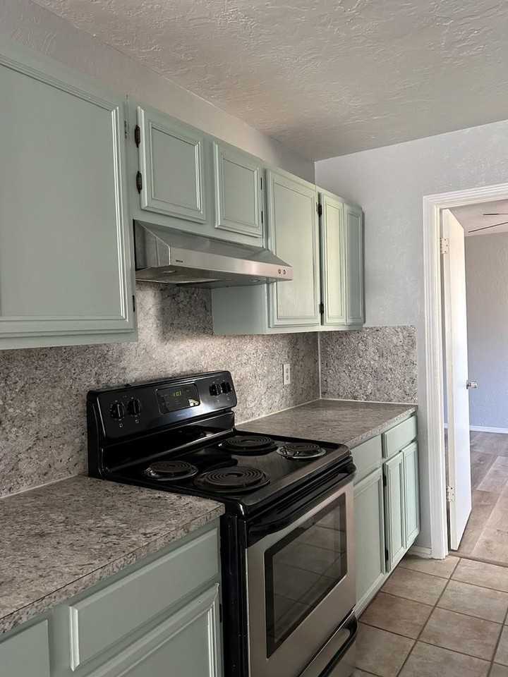 4027 Sw Sunflower Ln - Photo 3 of 10