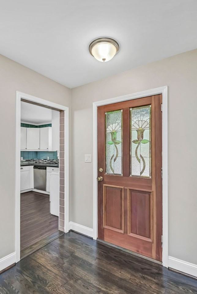 1108 Rutland Ave - Photo 2 of 42