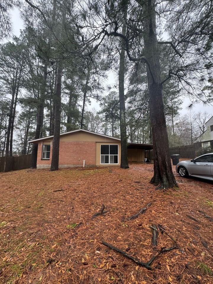 825 Willow Dr - Photo 2 of 11