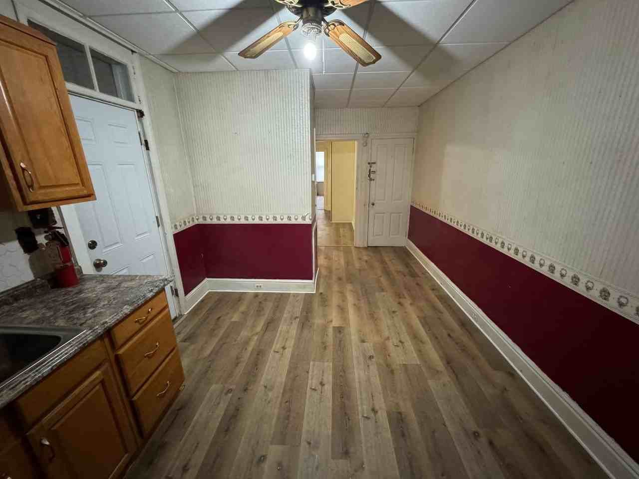645 W Philadelphia St - Photo 4 of 11