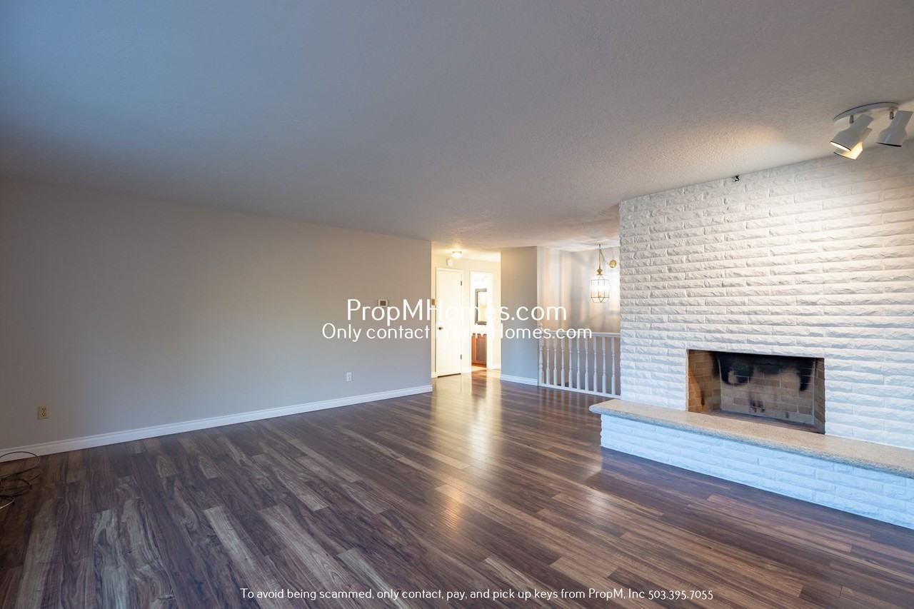 7570 Ridgewood Dr - Photo 3 of 39