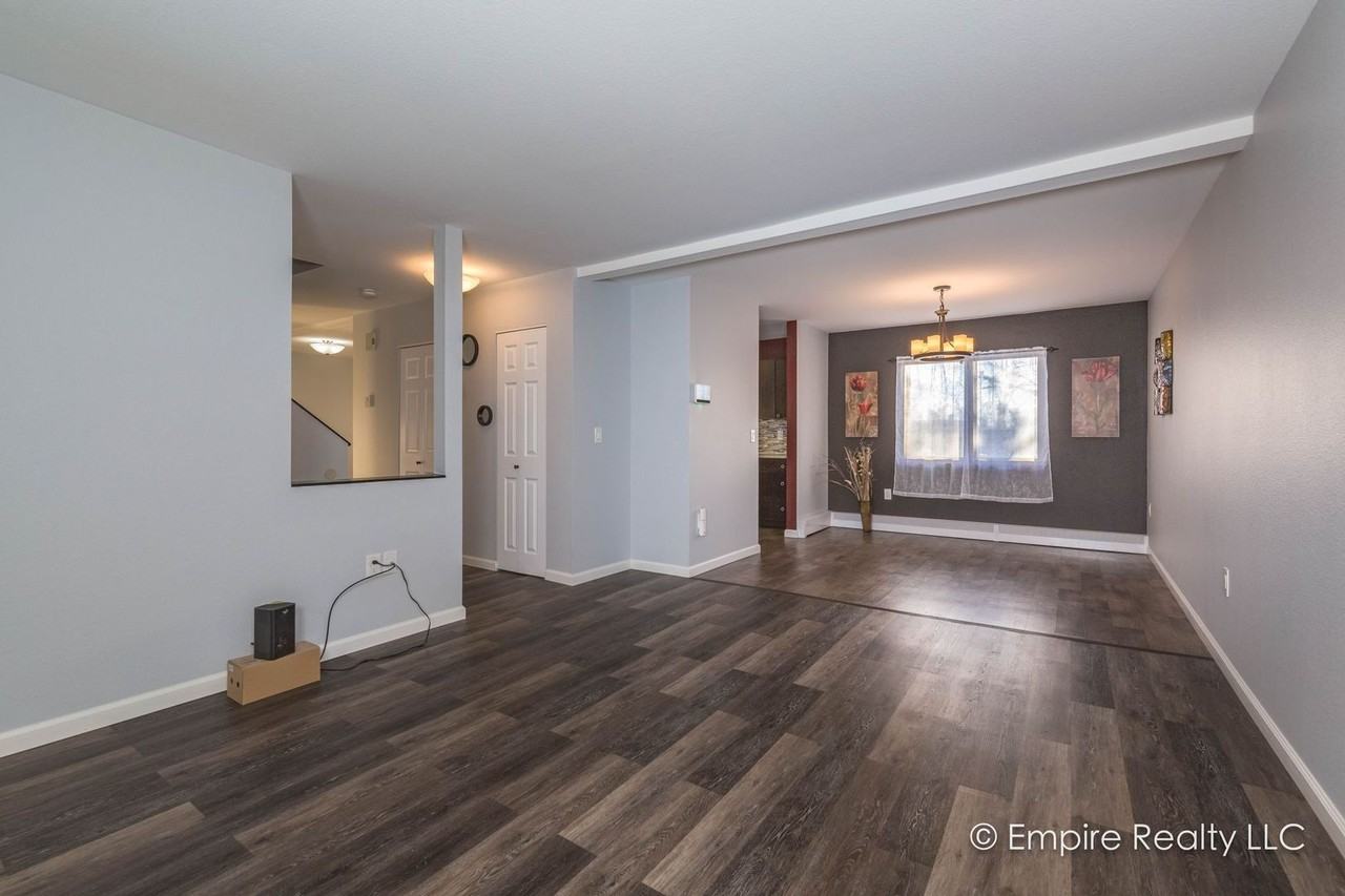 1303 Bainbridge Blvd - Photo 2 of 20