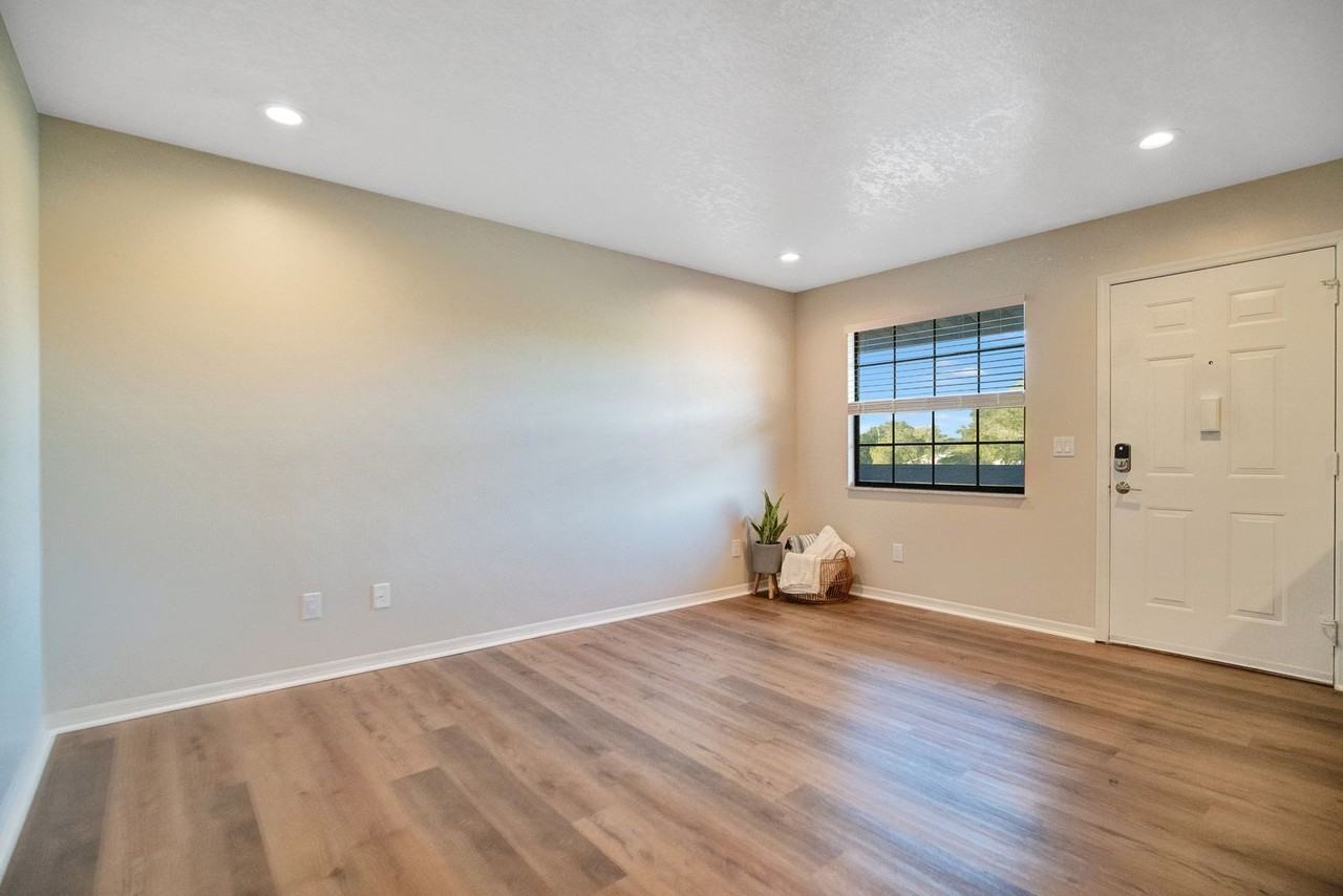 2690 Curry Ford Rd - Photo 2 of 6