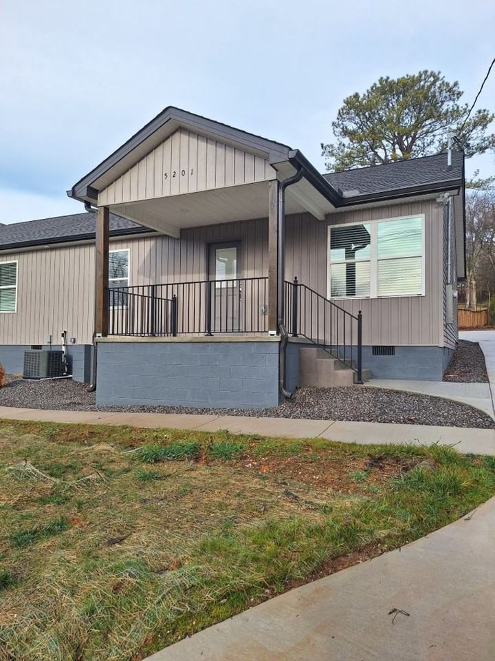 5201 Lonas Dr - Photo 2 of 24