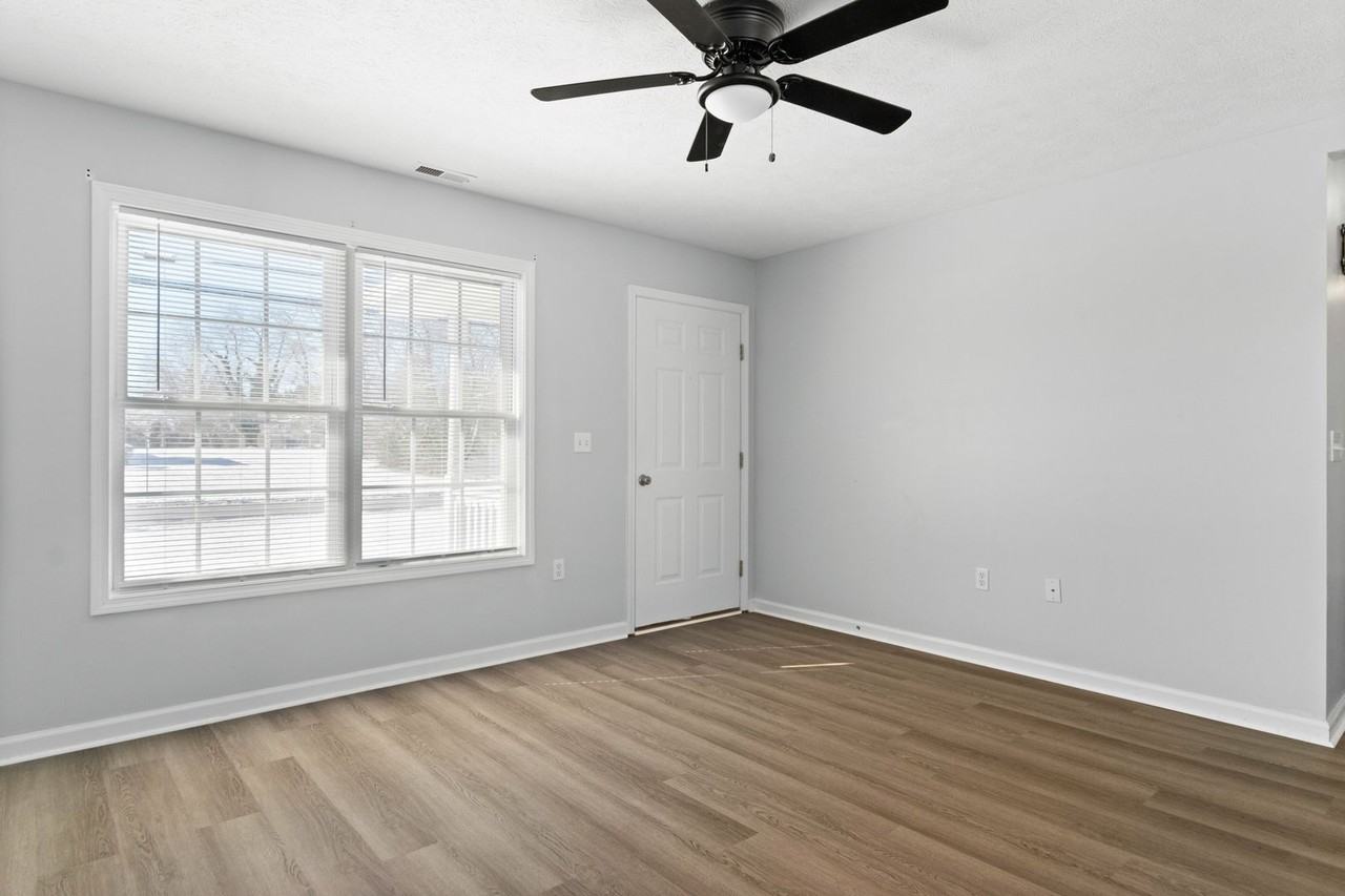 1605 Wadsworth St - Photo 2 of 20