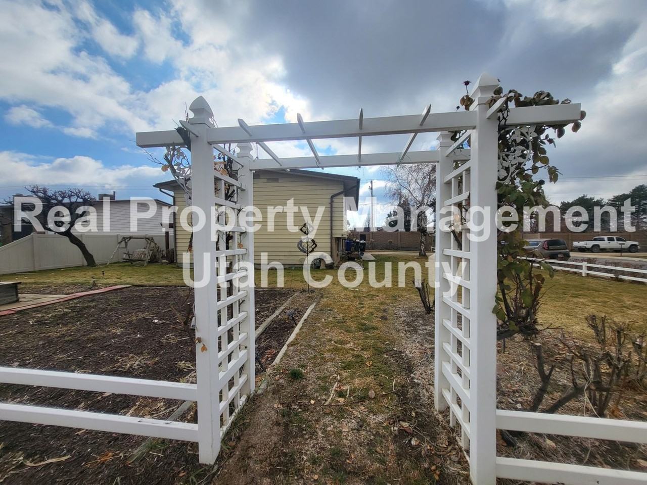 834 N 700 E - Photo 3 of 28