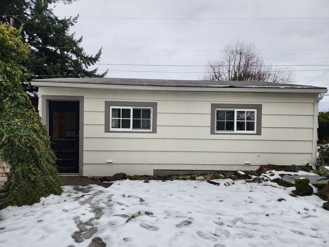 1215 W 11th St Unit A., Port Angeles, WA 98363 1 Bedroom Apartment for