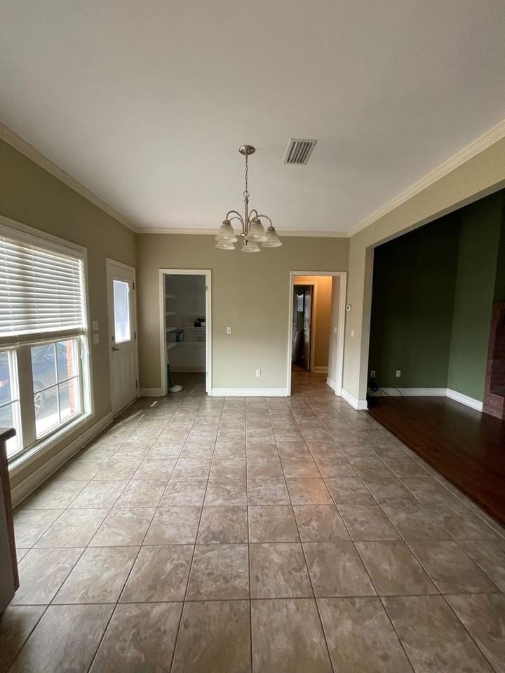 586 Hubbard Rd - Photo 3 of 14