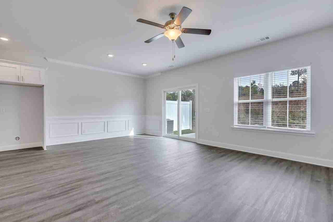 329 Governor Gwinnett Way - Photo 5 of 41