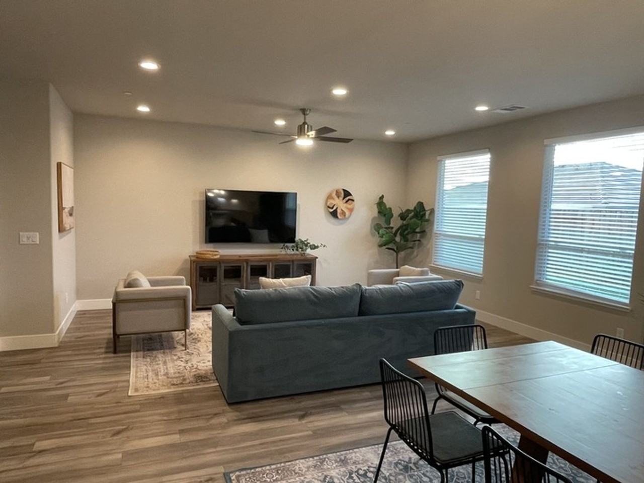 972 Culton St - Photo 7 of 13