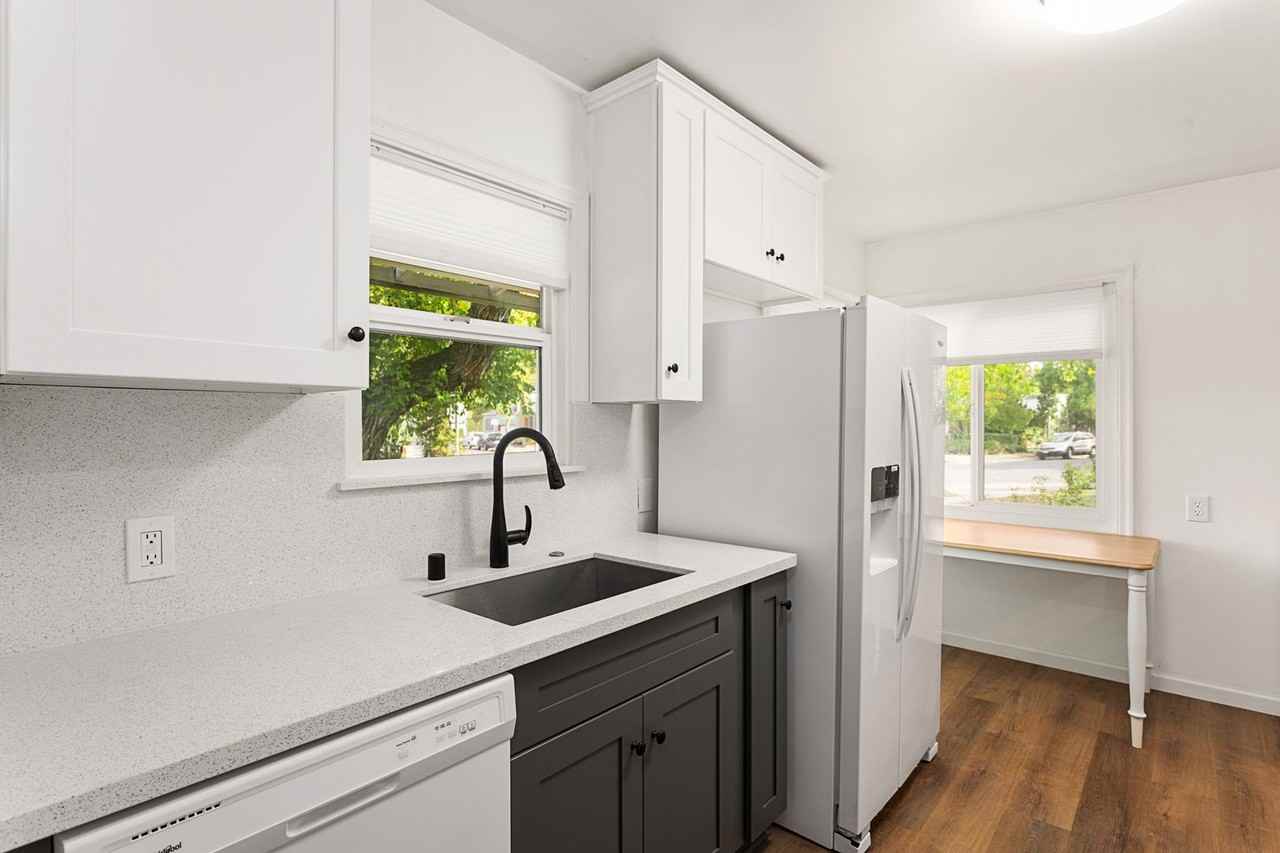 5026 V St - Photo 6 of 18