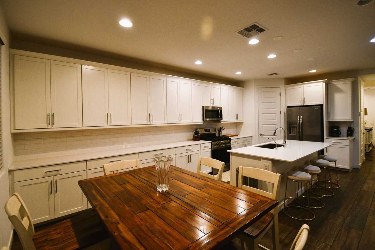 2586 E Athena Ave - Photo 3 of 28