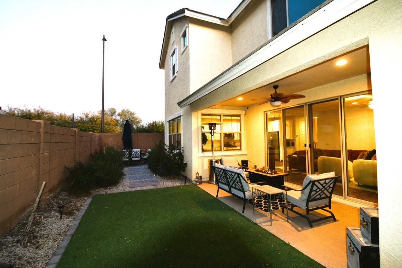 2586 E Athena Ave - Photo 5 of 28