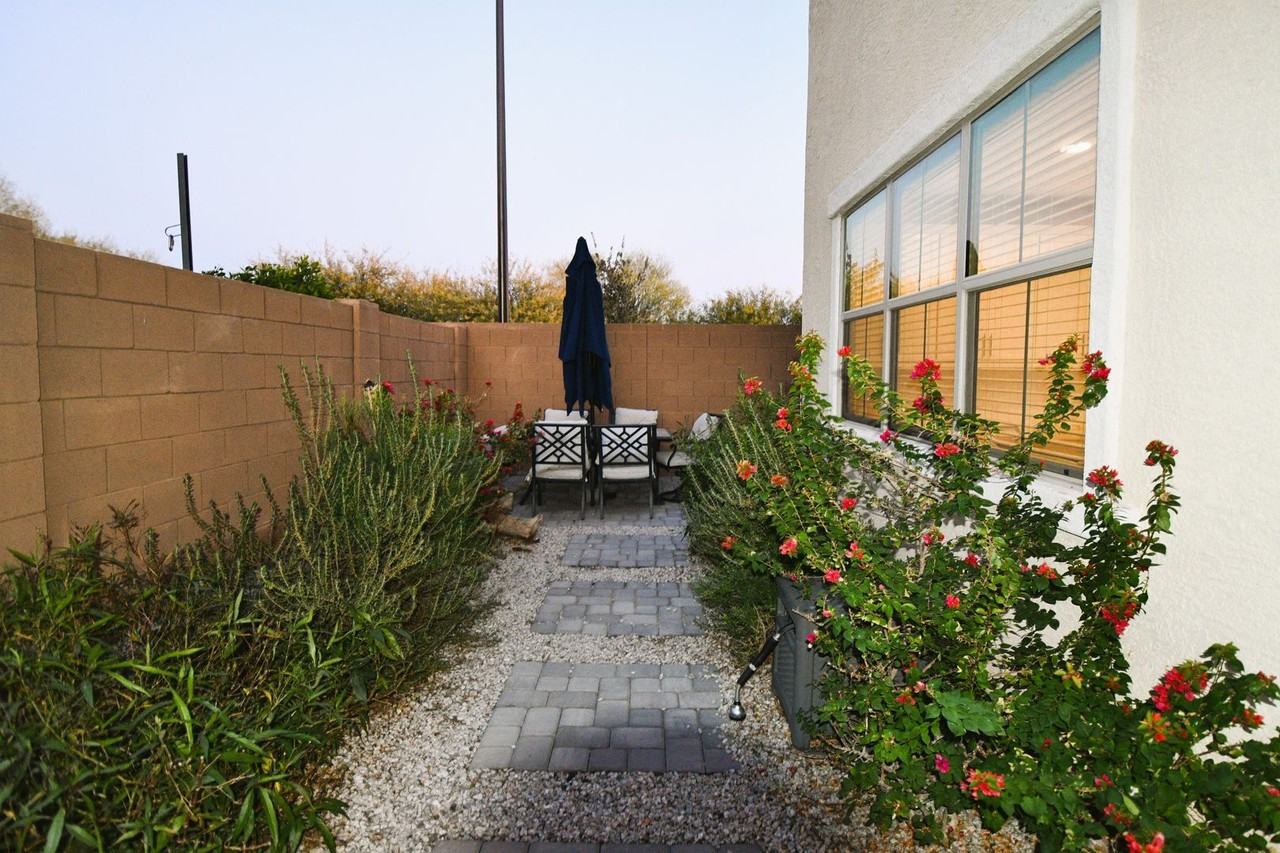 2586 E Athena Ave - Photo 7 of 28