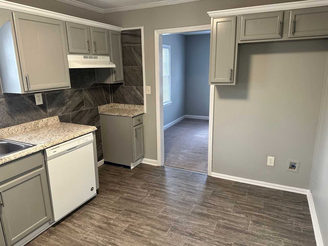 3942 Tillman Rd - Photo 4 of 10