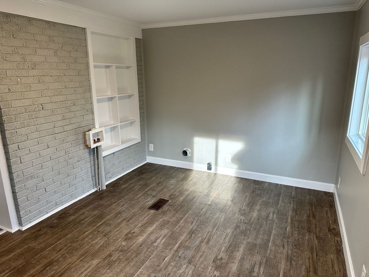 3942 Tillman Rd - Photo 5 of 10