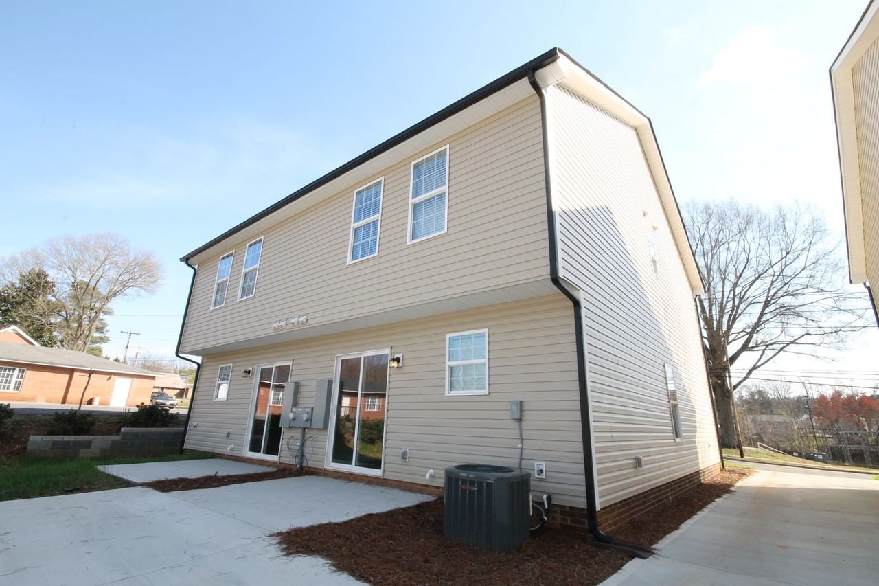 601 W Mclelland Ave - Photo 2 of 9