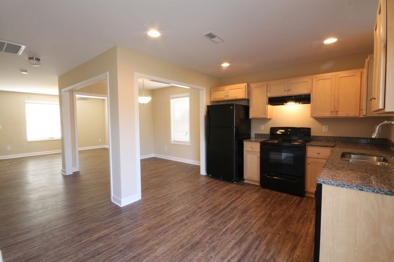 601 W Mclelland Ave - Photo 4 of 9