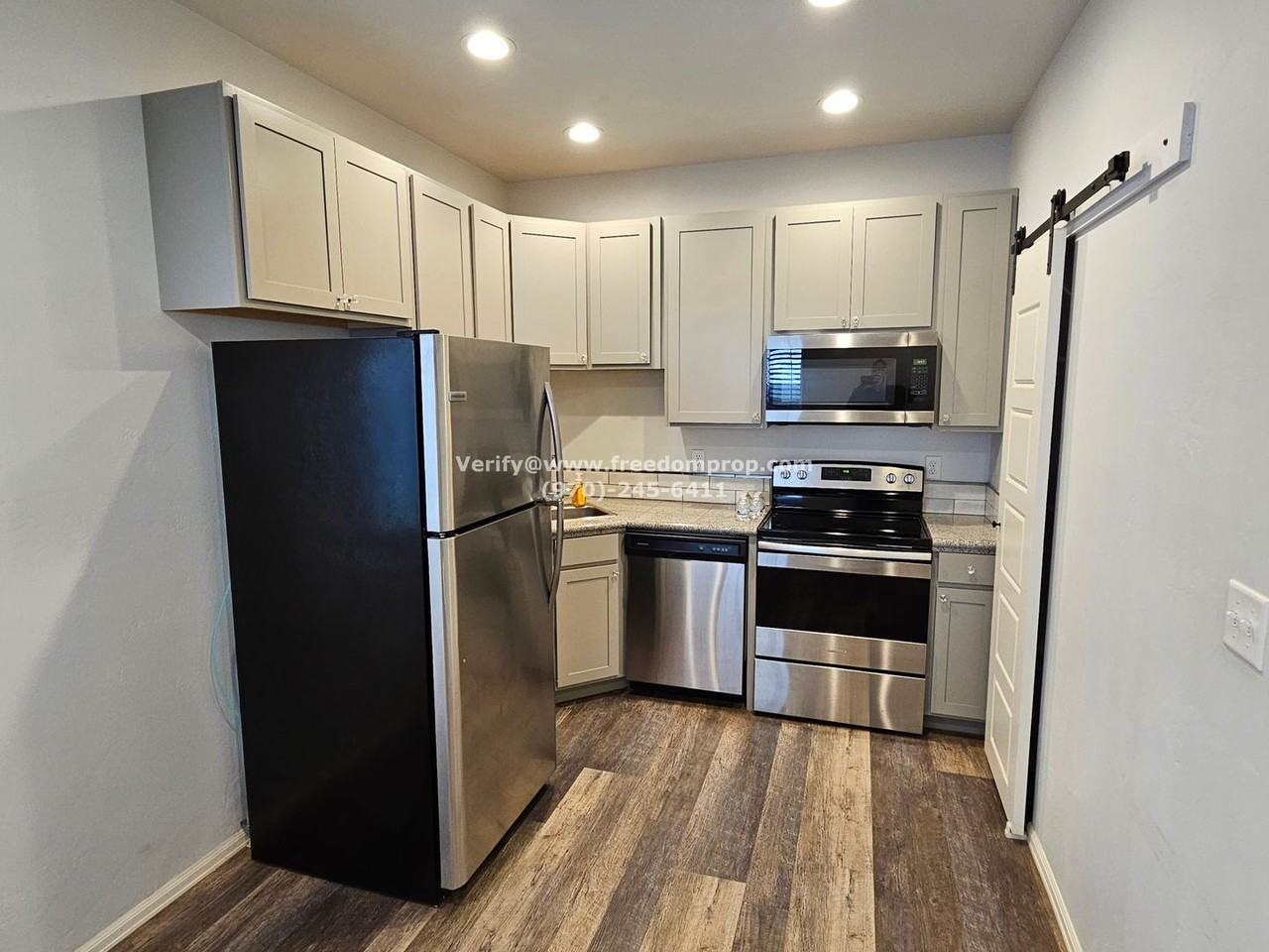 1412 Walnut Ave - Photo 2 of 17