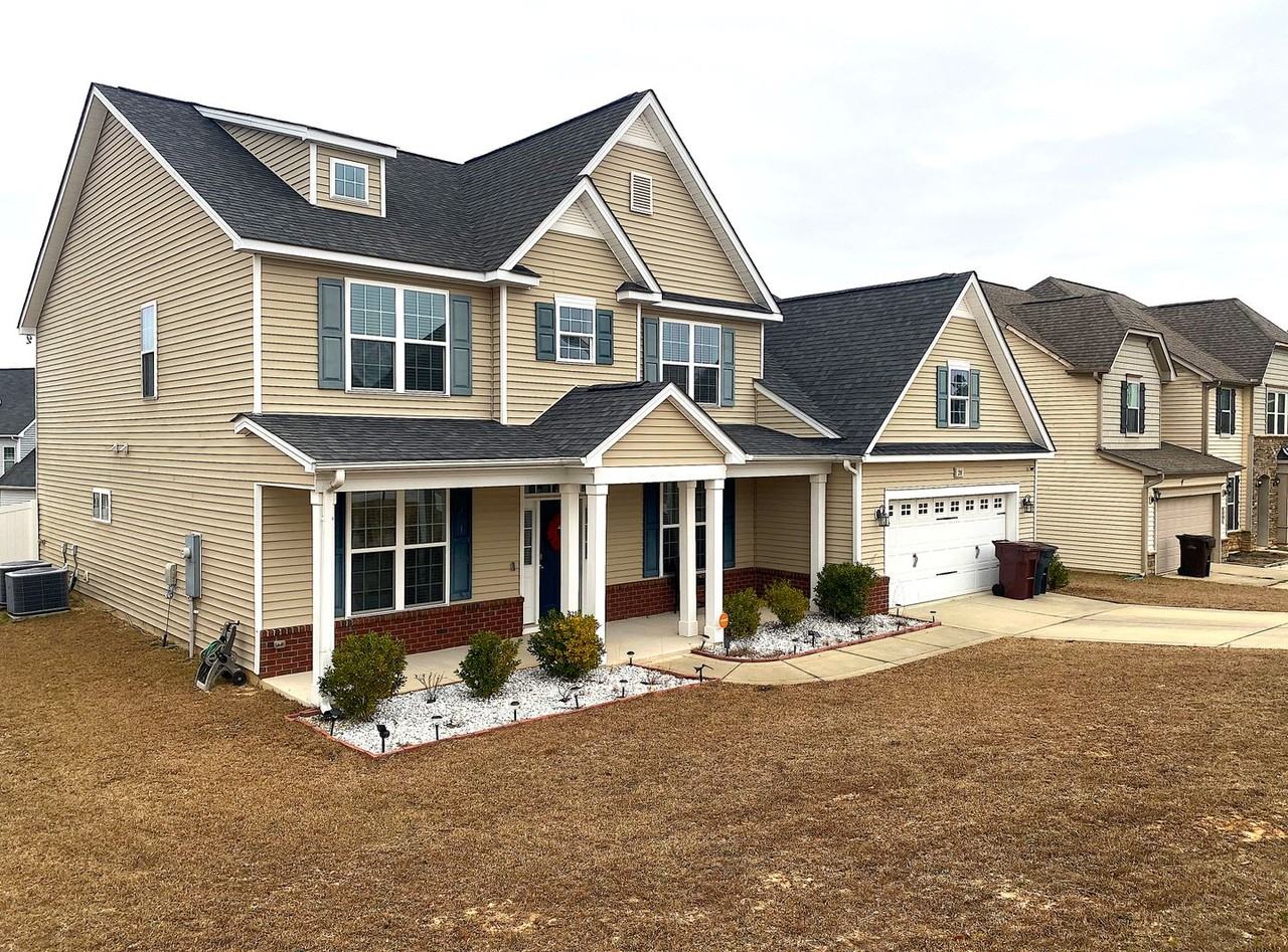 28 Torrington Rdg - Photo 2 of 39