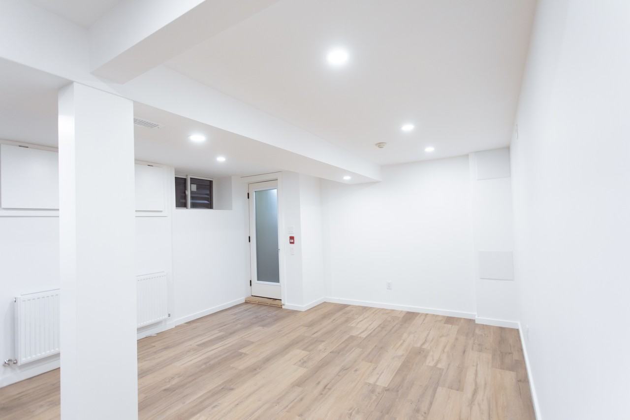 682 Bathurst Street - Photo 6