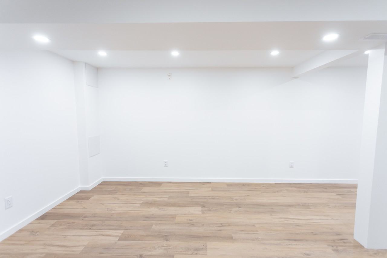 682 Bathurst Street - Photo 7