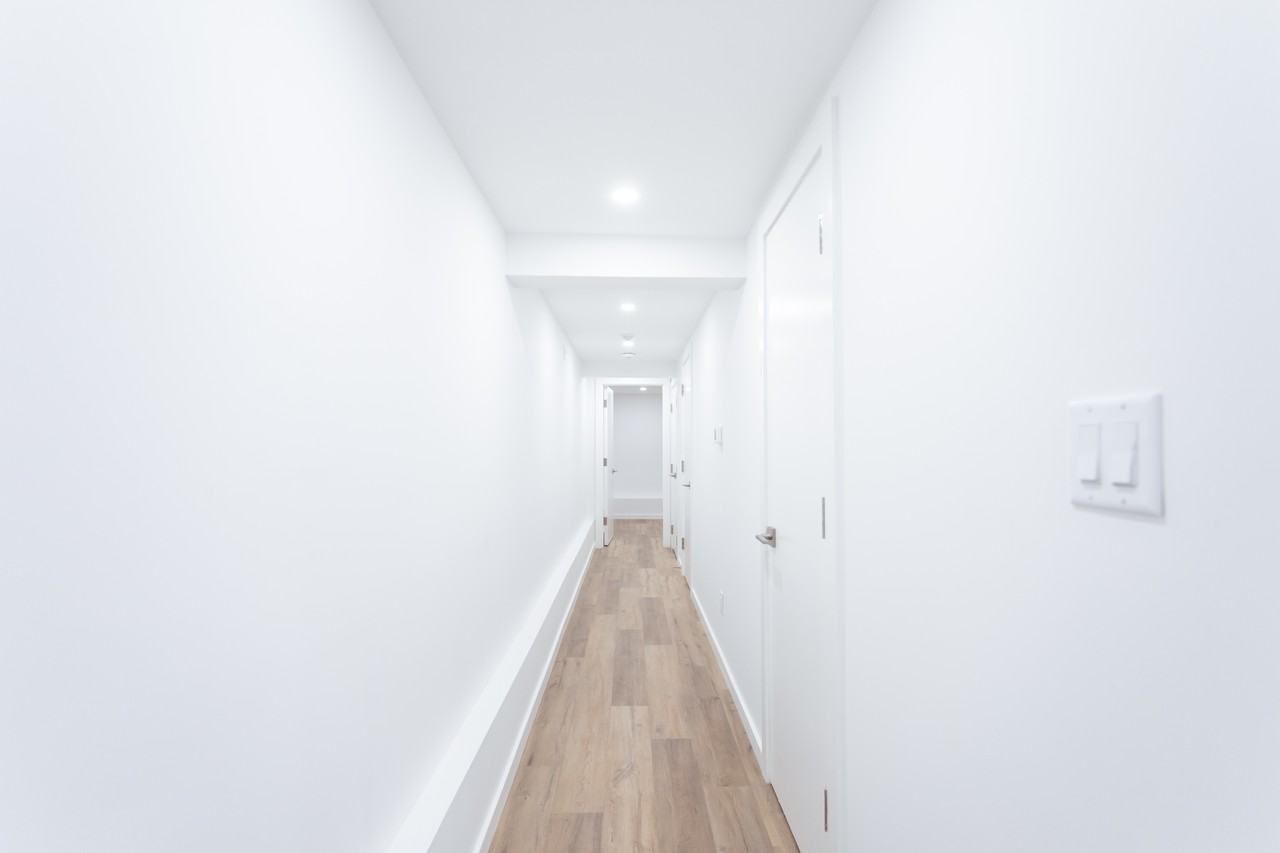 682 Bathurst Street - Photo 8
