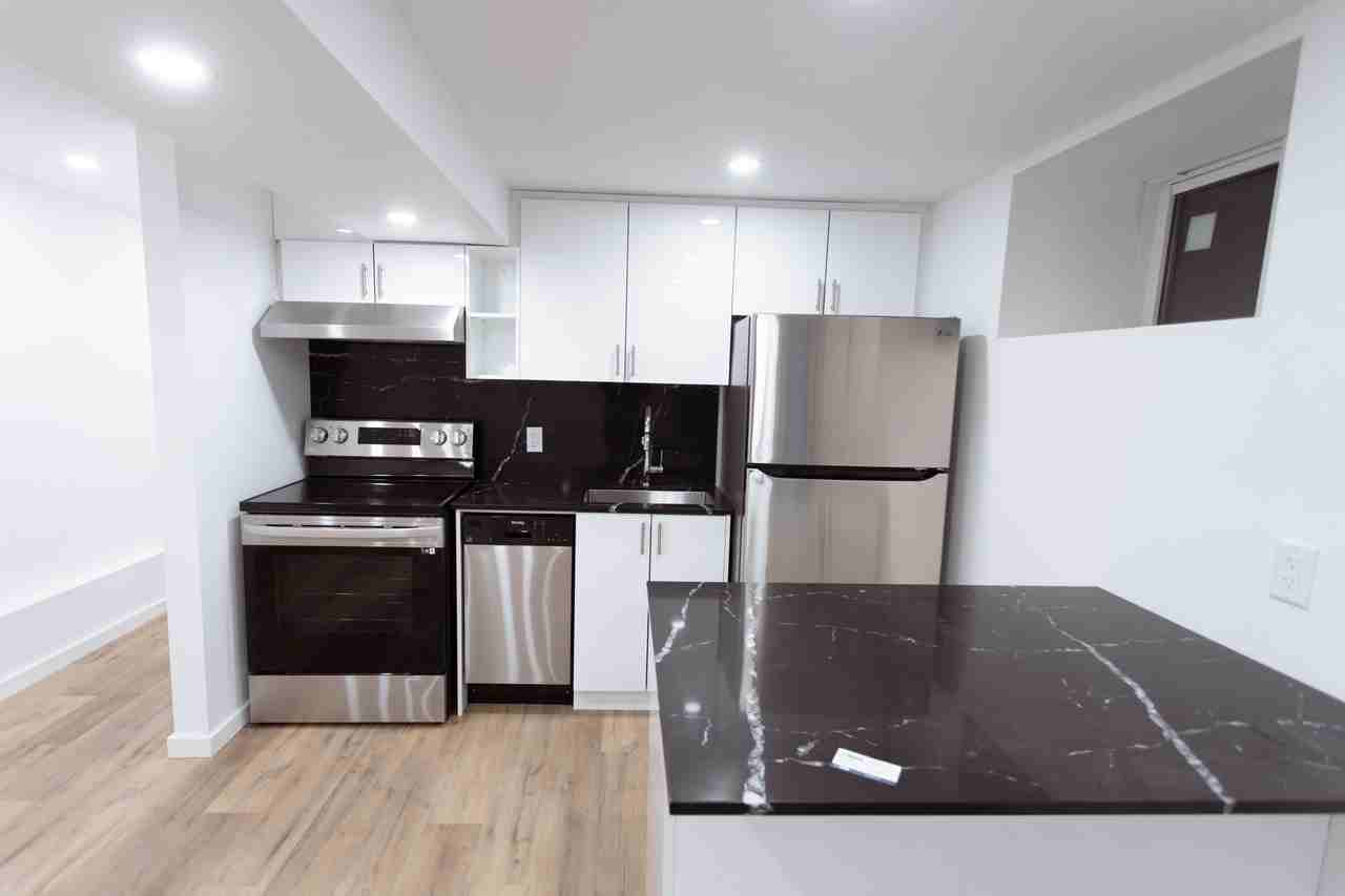 682 Bathurst Street - Photo 2
