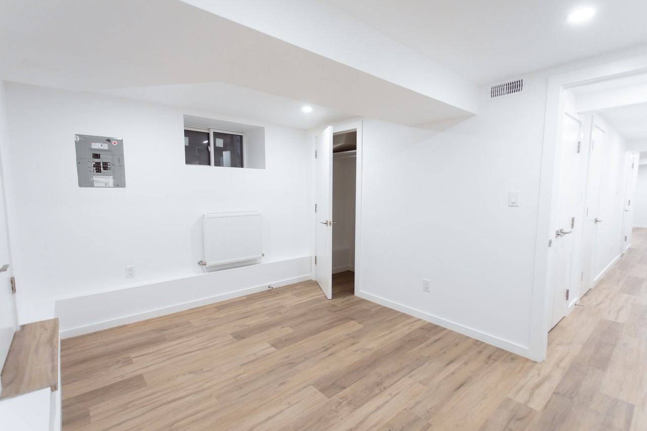 682 Bathurst Street - Photo 12