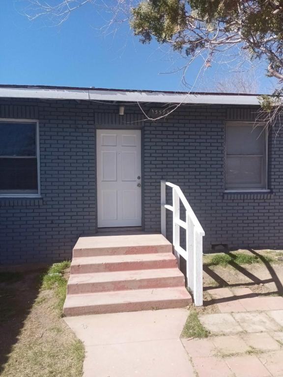 15593 L St - Photo 2 of 13