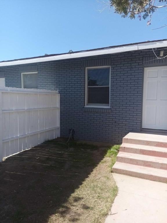 15593 L St - Photo 3 of 13