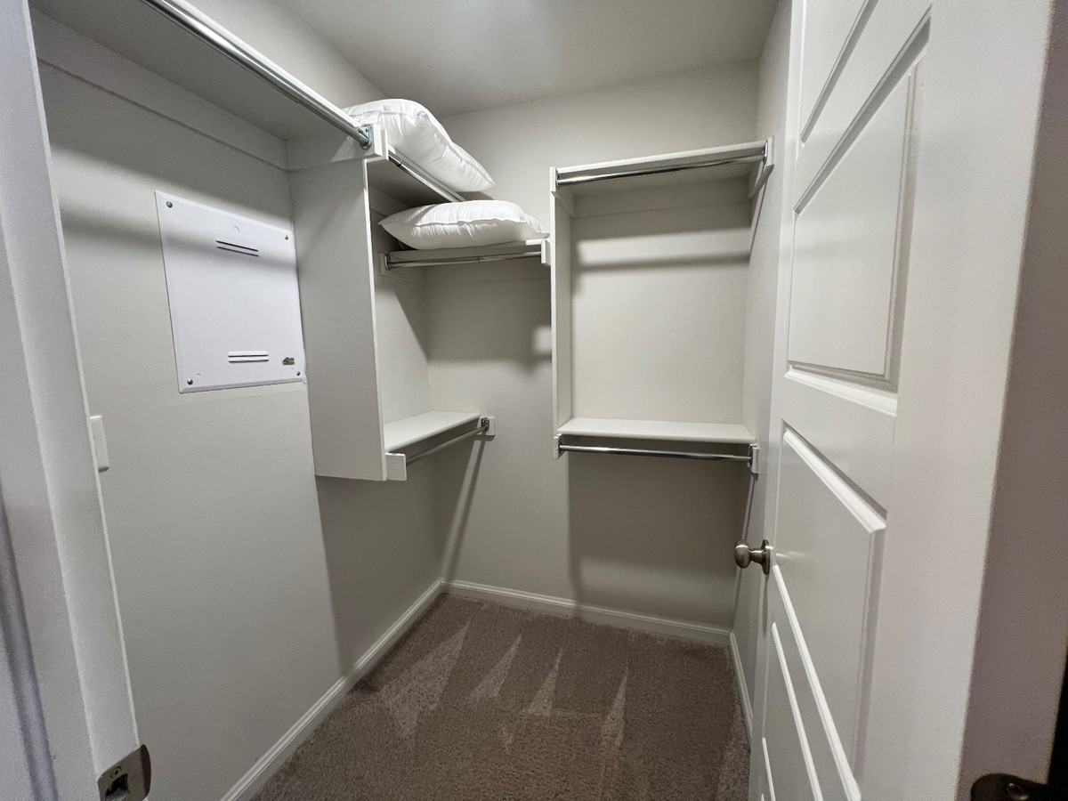 345 Jennifer Dr - Photo 3 of 22