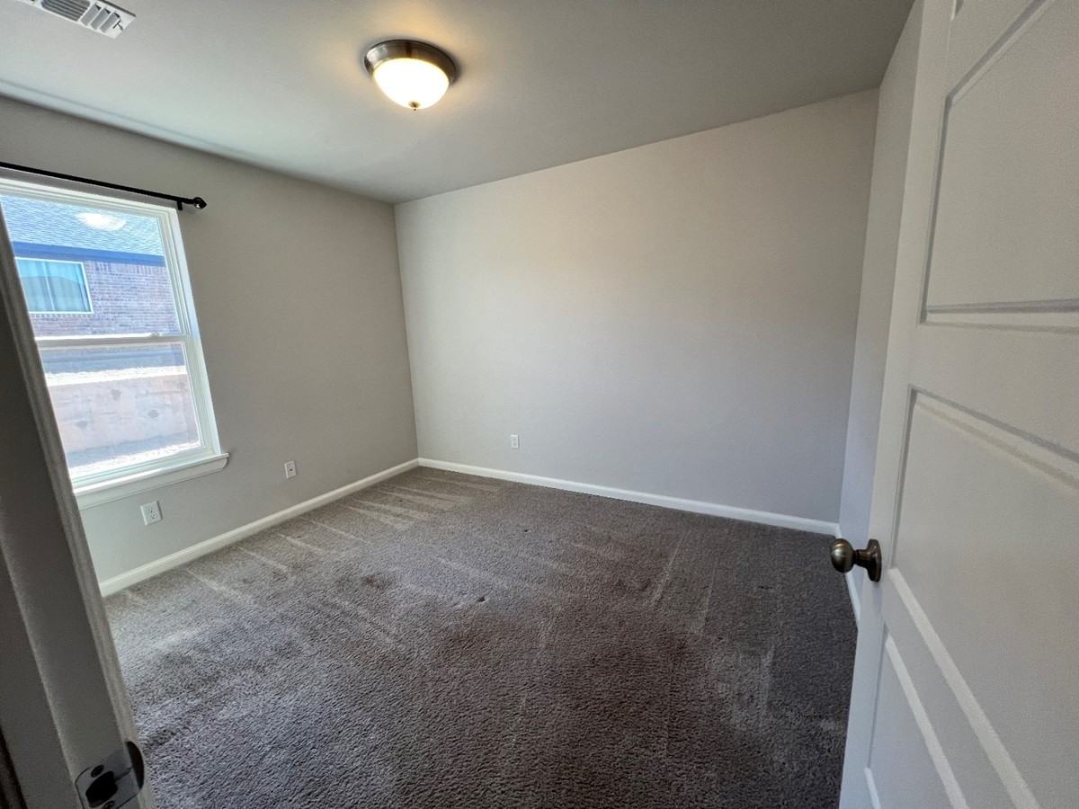 345 Jennifer Dr - Photo 2 of 22