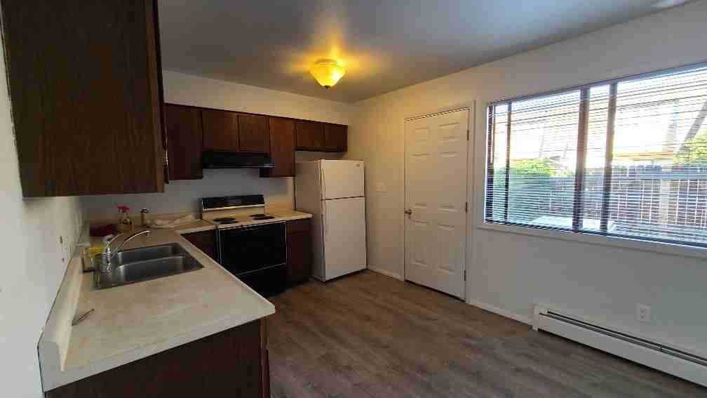 1835 Mountain View Dr #1 - Photo 2 of 8