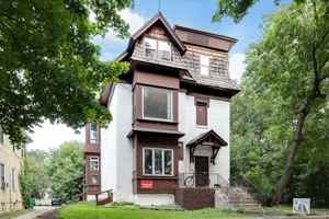 featured image of 1022 15th Ave Se